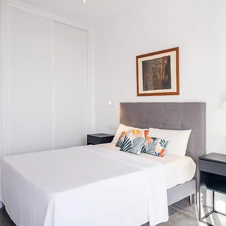 Modern With Sea-views Apartment