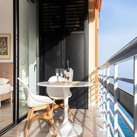 Modern With Sea-views Apartment *